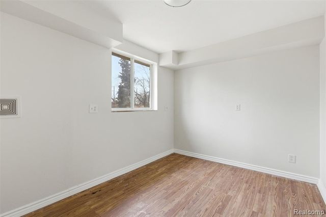 18425 Lesure Street, Detroit, MI 48235