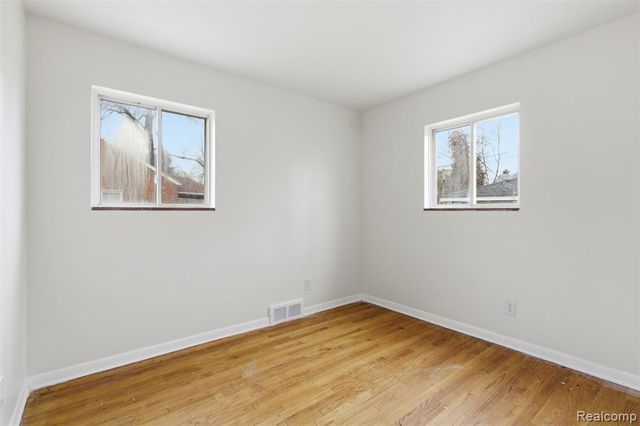 18425 Lesure Street, Detroit, MI 48235