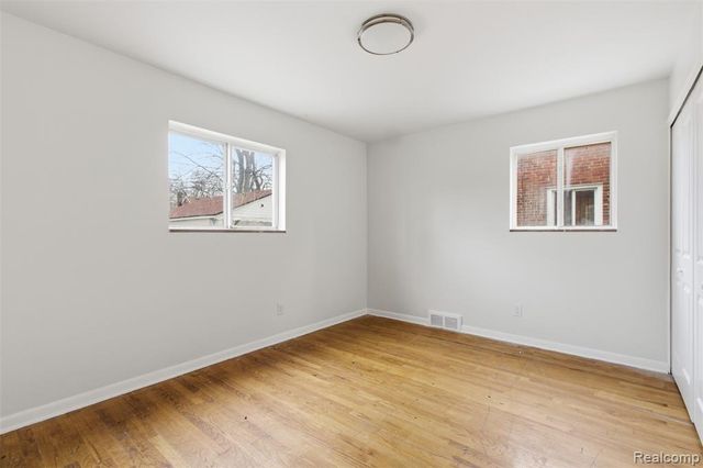 18425 Lesure Street, Detroit, MI 48235