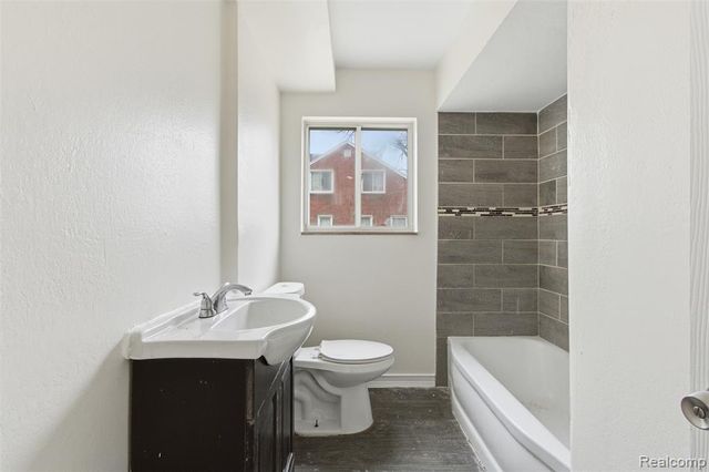 18425 Lesure Street, Detroit, MI 48235