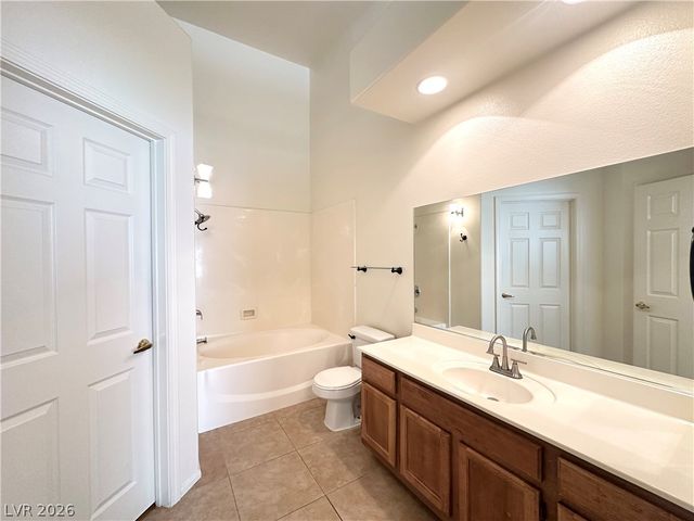 1501 CARDINAL PEAK Lane 202, Las Vegas, NV 89144
