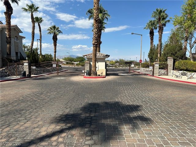 1501 CARDINAL PEAK Lane 202, Las Vegas, NV 89144