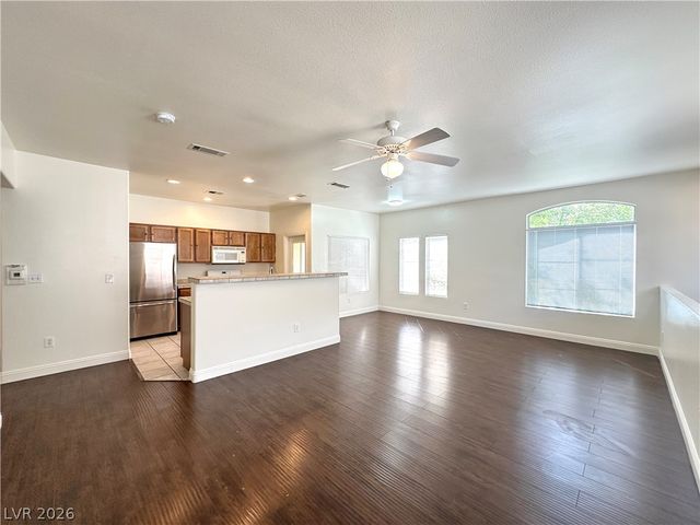 1501 CARDINAL PEAK Lane 202, Las Vegas, NV 89144