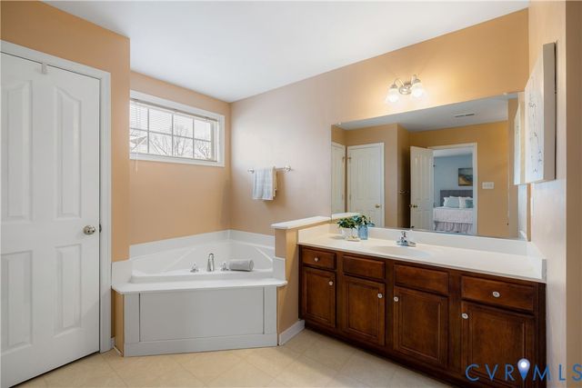 14755 Waters Shore Dr, Midlothian, VA 23112