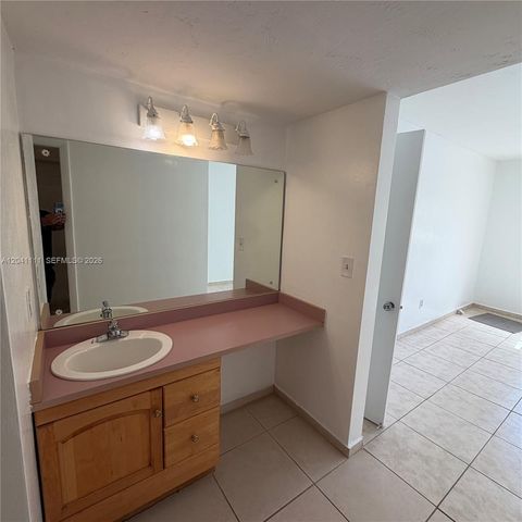 7505 SW 82nd St 206, Miami, FL 33143