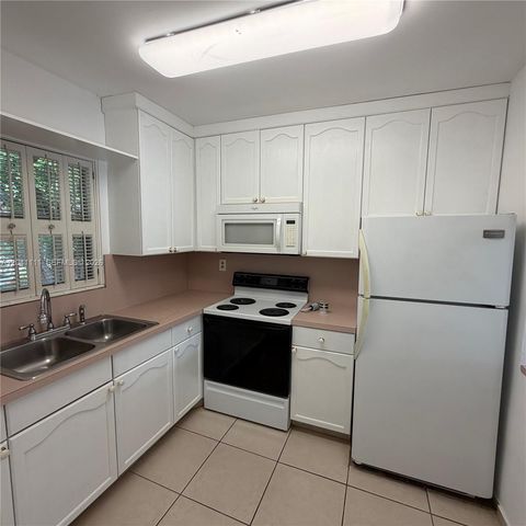 7505 SW 82nd St 206, Miami, FL 33143