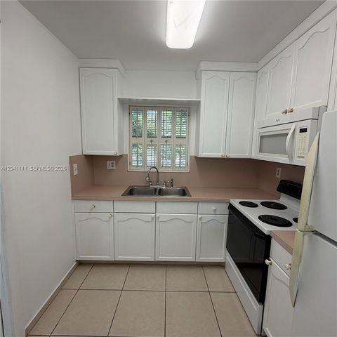 7505 SW 82nd St 206, Miami, FL 33143