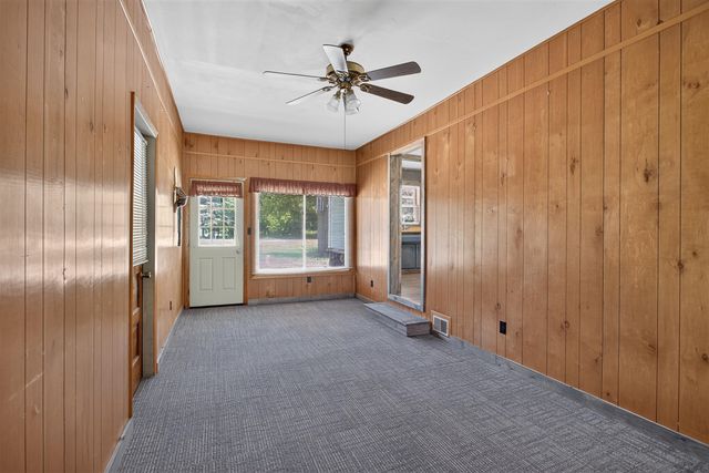 2695 Gilletts Lake Road, Jackson, MI 49201