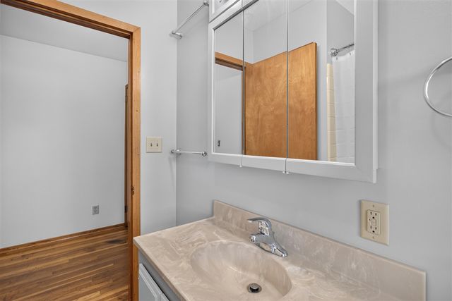 2695 Gilletts Lake Road, Jackson, MI 49201