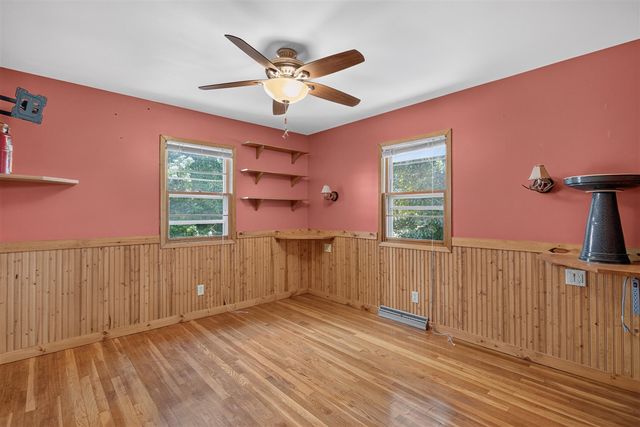 2695 Gilletts Lake Road, Jackson, MI 49201