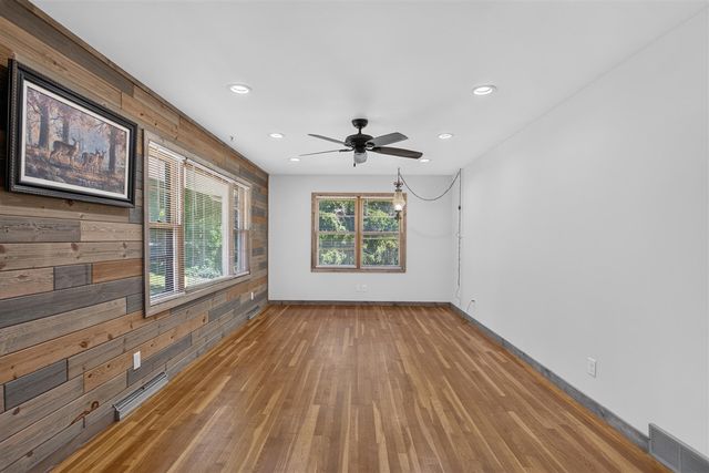 2695 Gilletts Lake Road, Jackson, MI 49201