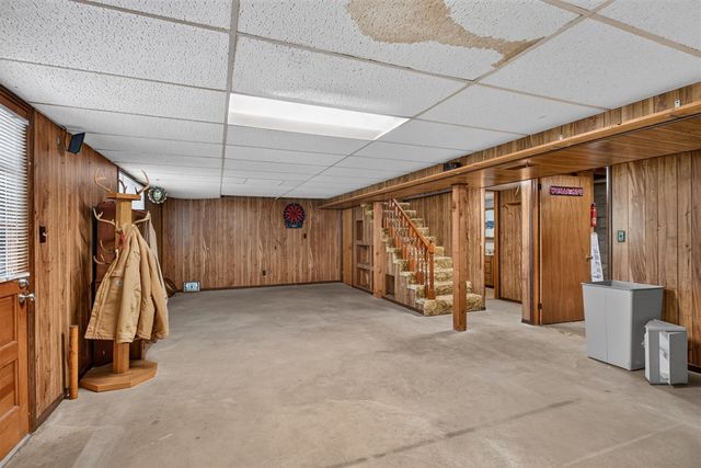 2695 Gilletts Lake Road, Jackson, MI 49201