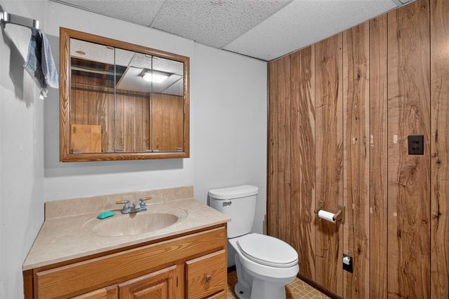 2695 Gilletts Lake Road, Jackson, MI 49201