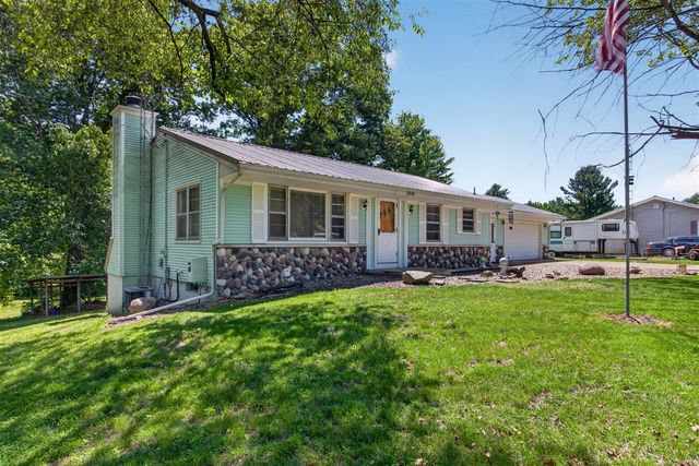 2695 Gilletts Lake Road, Jackson, MI 49201