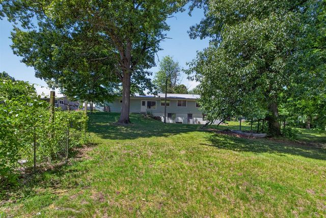 2695 Gilletts Lake Road, Jackson, MI 49201