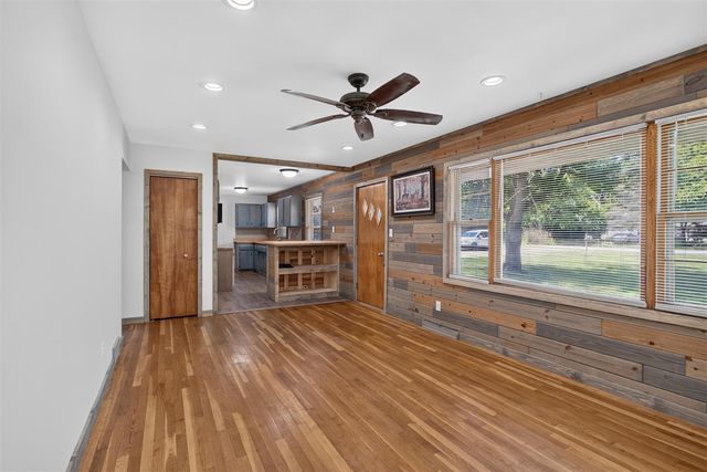 2695 Gilletts Lake Road, Jackson, MI 49201