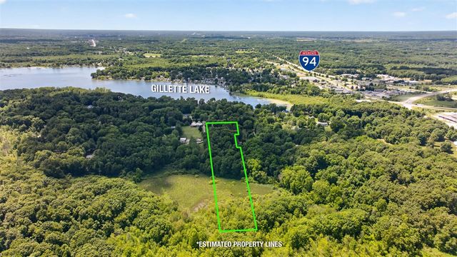 2695 Gilletts Lake Road, Jackson, MI 49201
