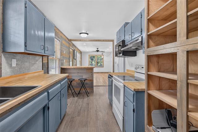 2695 Gilletts Lake Road, Jackson, MI 49201