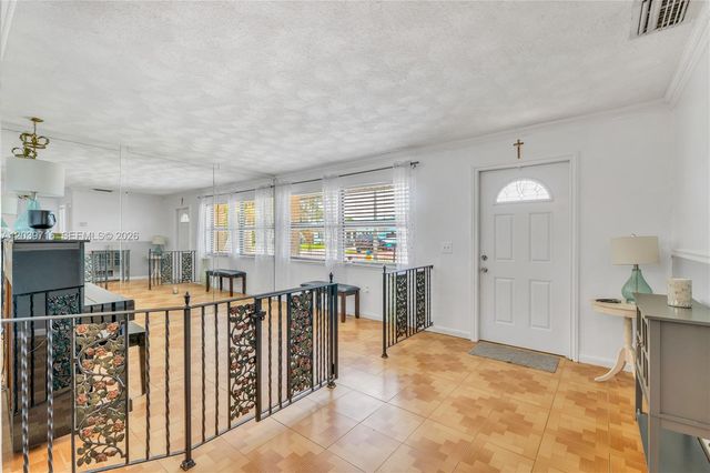 551 NW 99th Way, Pembroke Pines, FL 33024