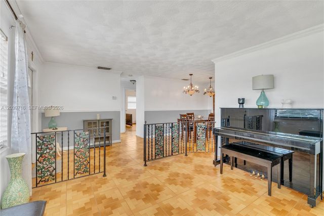 551 NW 99th Way, Pembroke Pines, FL 33024