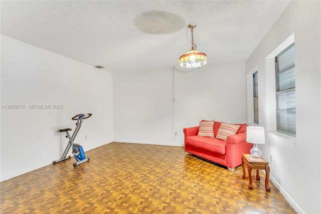 551 NW 99th Way, Pembroke Pines, FL 33024