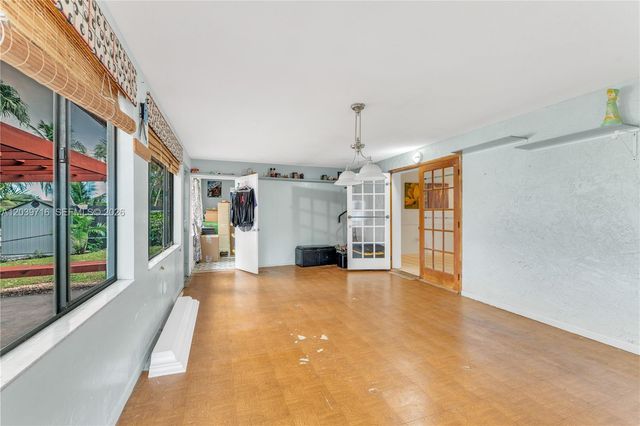 551 NW 99th Way, Pembroke Pines, FL 33024