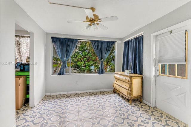 551 NW 99th Way, Pembroke Pines, FL 33024