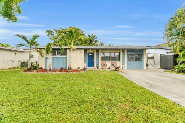 551 NW 99th Way, Pembroke Pines, FL 33024