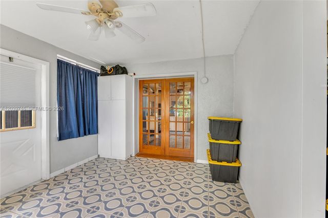 551 NW 99th Way, Pembroke Pines, FL 33024