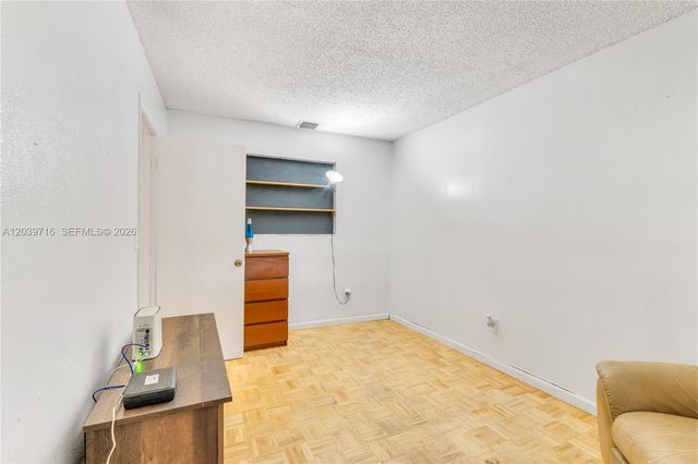 551 NW 99th Way, Pembroke Pines, FL 33024