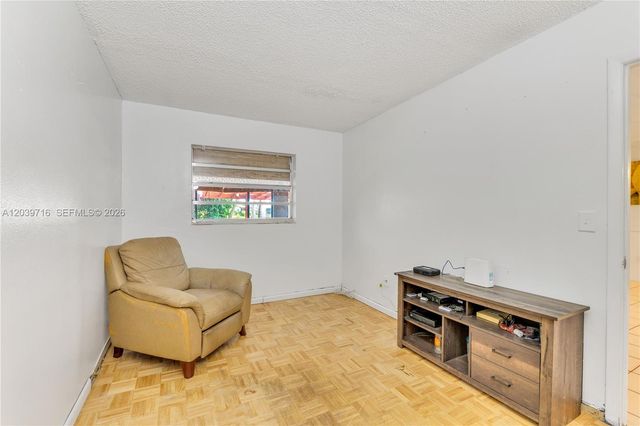 551 NW 99th Way, Pembroke Pines, FL 33024
