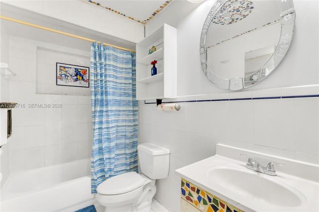 551 NW 99th Way, Pembroke Pines, FL 33024