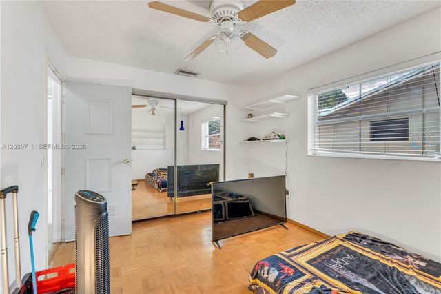 551 NW 99th Way, Pembroke Pines, FL 33024