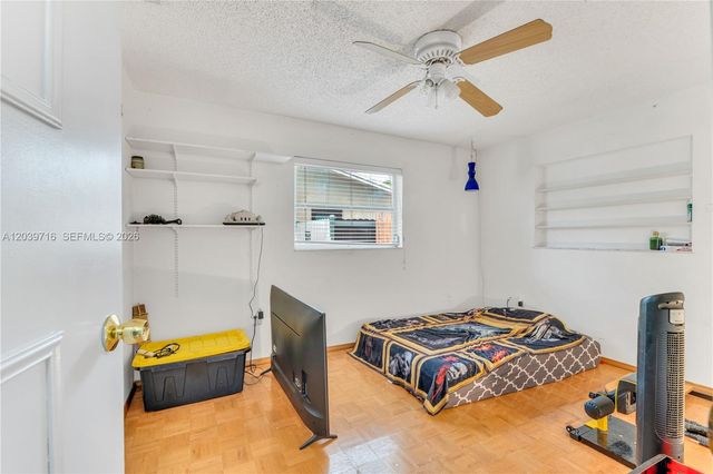 551 NW 99th Way, Pembroke Pines, FL 33024