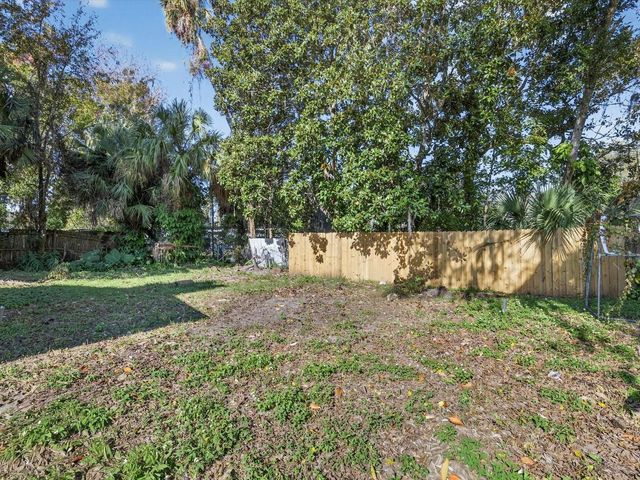 1068 PETER ROAD, Daytona Beach, FL 32114