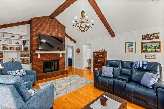 216 Vancouver Court, Kernersville, NC 27284
