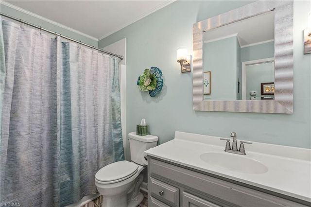 216 Vancouver Court, Kernersville, NC 27284