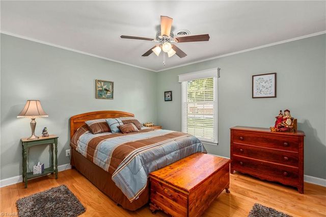 216 Vancouver Court, Kernersville, NC 27284