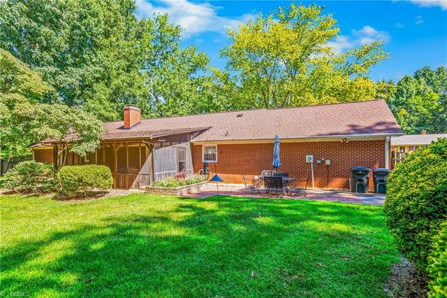216 Vancouver Court, Kernersville, NC 27284
