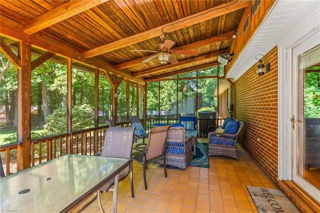 216 Vancouver Court, Kernersville, NC 27284