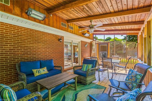 216 Vancouver Court, Kernersville, NC 27284