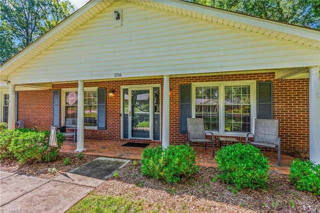 216 Vancouver Court, Kernersville, NC 27284
