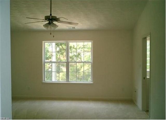 8 Cannonball CIR, Hampton, VA 23669