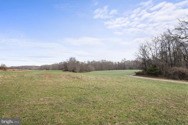 7389 LEEDS MANOR RD, Marshall, VA 20115