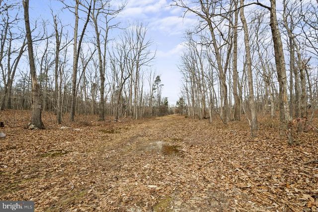 7389 LEEDS MANOR RD, Marshall, VA 20115