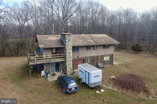 7389 LEEDS MANOR RD, Marshall, VA 20115