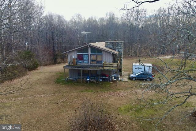 7389 LEEDS MANOR RD, Marshall, VA 20115