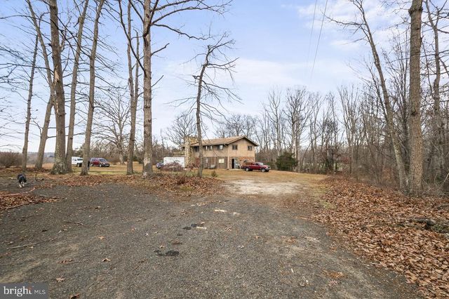 7389 LEEDS MANOR RD, Marshall, VA 20115