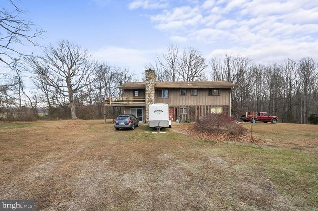 7389 LEEDS MANOR RD, Marshall, VA 20115