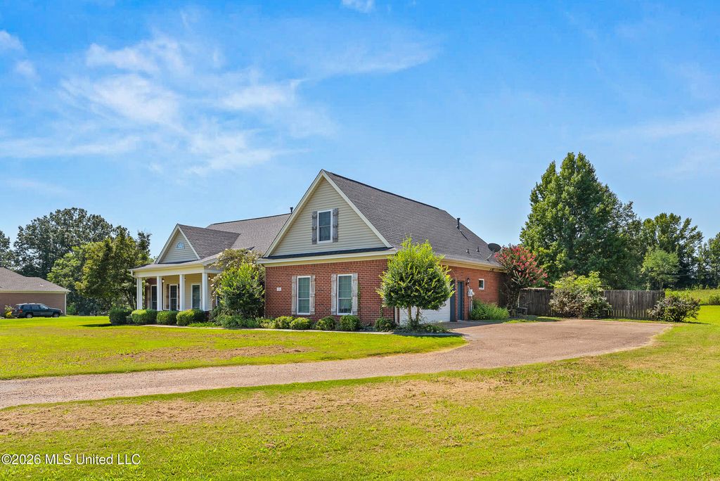 228 Golden Pond Drive, Coldwater, MS 38618 — photo 2